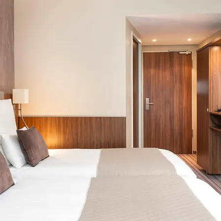Otel Leonardo Altstadt 3*