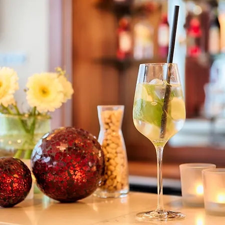 Hotel Leonardo Altstadt 3*