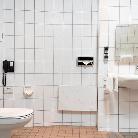 Hotel Leonardo Altstadt 3*